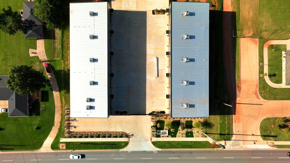 1229 NW 122nd St, Oklahoma City, OK à vendre - Vidéo sur l’inscription commerciale - Image 2 de 58