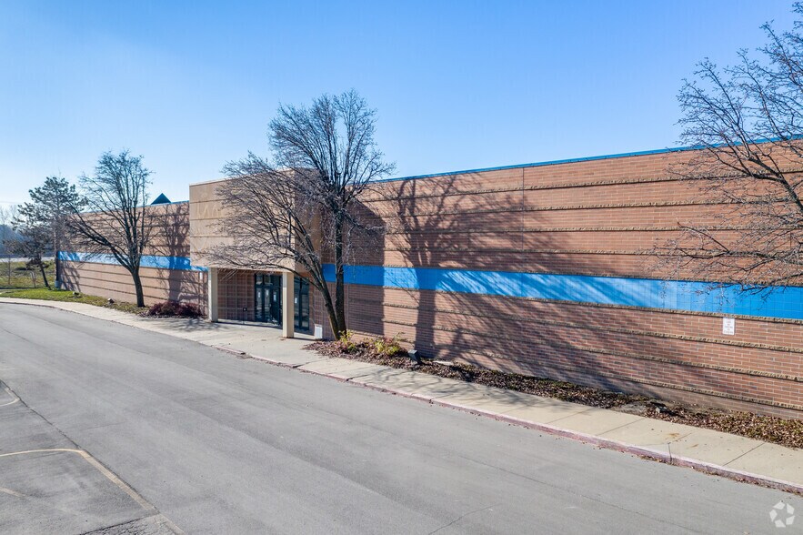 13500 40 Hwy, Independence, MO à vendre - Photo du bâtiment - Image 2 de 7