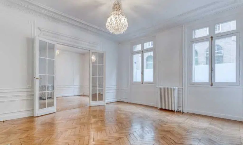 11 Rue De Madrid, Paris, PAR 75008 - - - Photo intérieure - Image 2 of 6