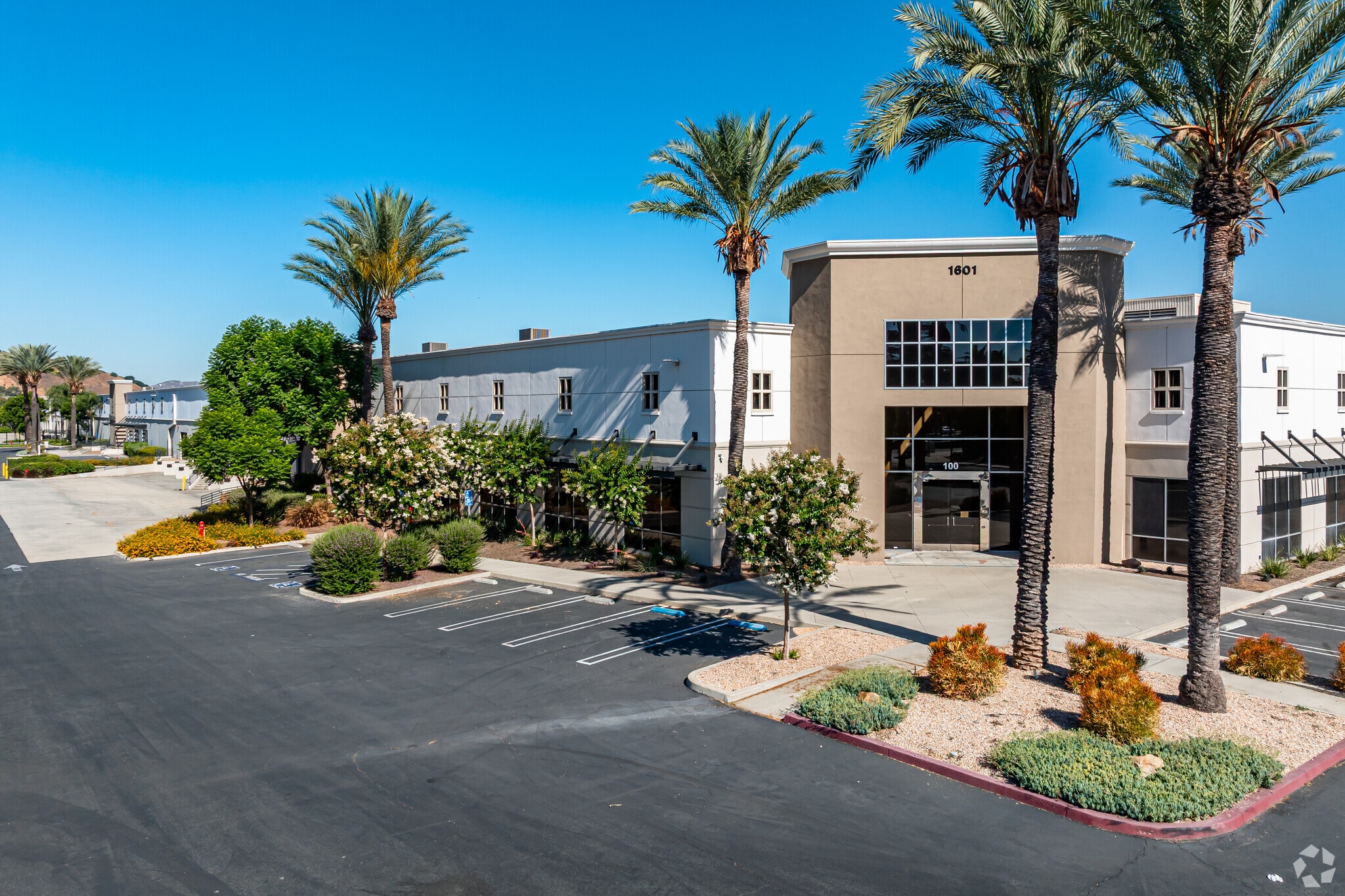 1601 W Mission Blvd, Pomona, CA for lease Primary Photo- Image 1 of 21