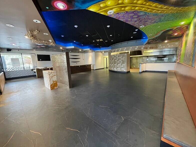 9530-9600 Hageman Rd, Bakersfield, CA à louer - Photo du bâtiment - Image 2 de 7