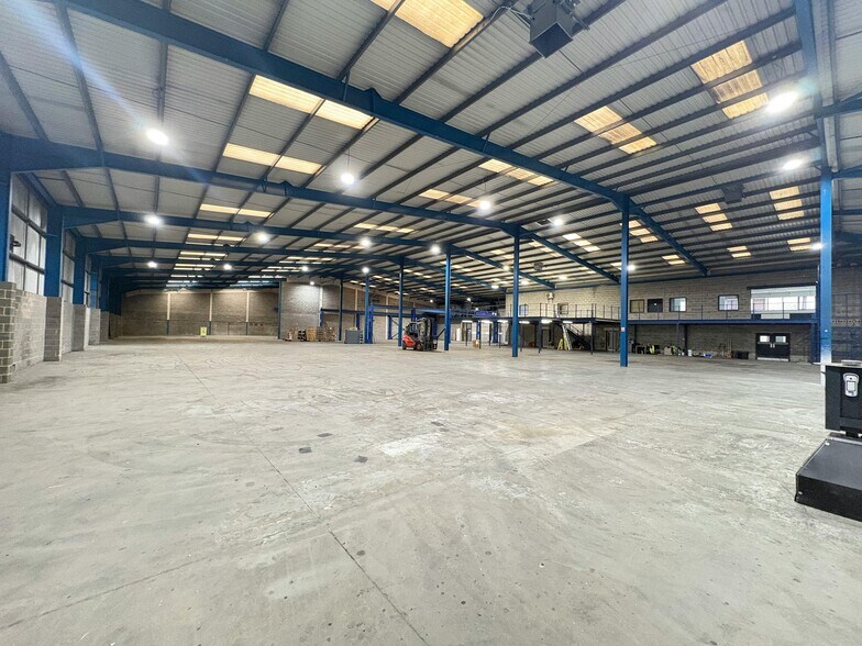 Stirling Way, Peterborough for lease - Building Photo - Image 3 of 3