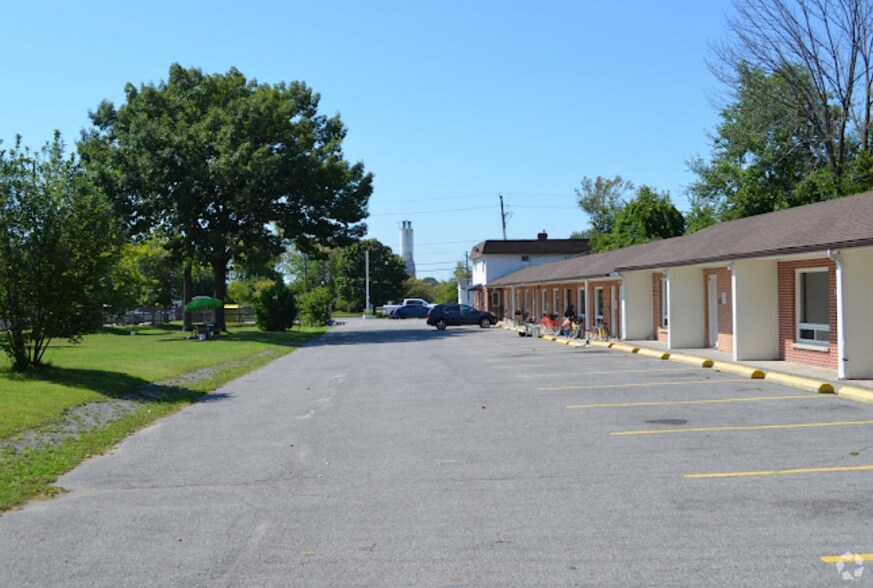 1144 Division St, Cobourg, ON à vendre - Photo du bâtiment - Image 2 de 9