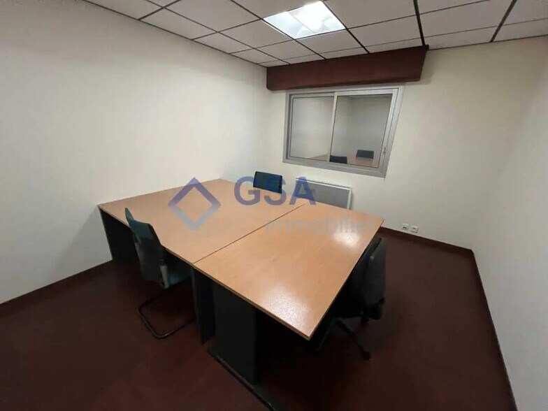 Office in Évry-Courcouronnes for lease - Interior Photo - Image 2 of 3