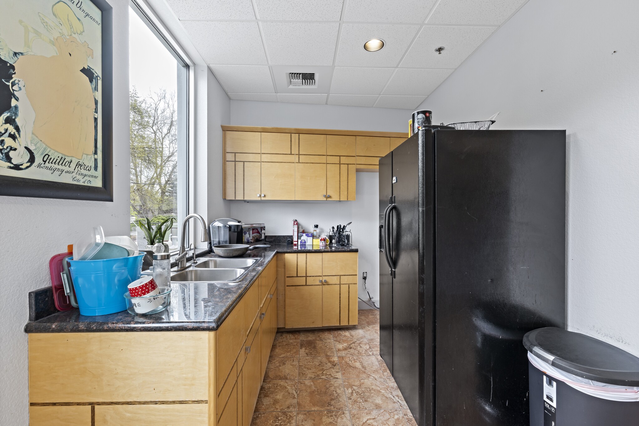 2725 Riverside Blvd, Sacramento, CA for lease Interior Photo- Image 1 of 6