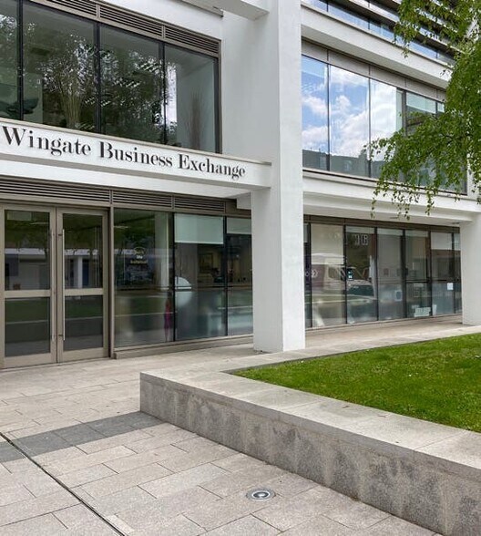 63-67 Wingate Sq, Londres à louer - Photo du bâtiment - Image 3 de 6