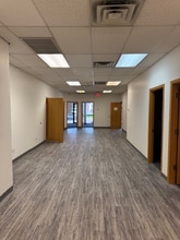 3320 N 35th Ave, Phoenix, AZ à louer Photo intérieure- Image 2 de 5