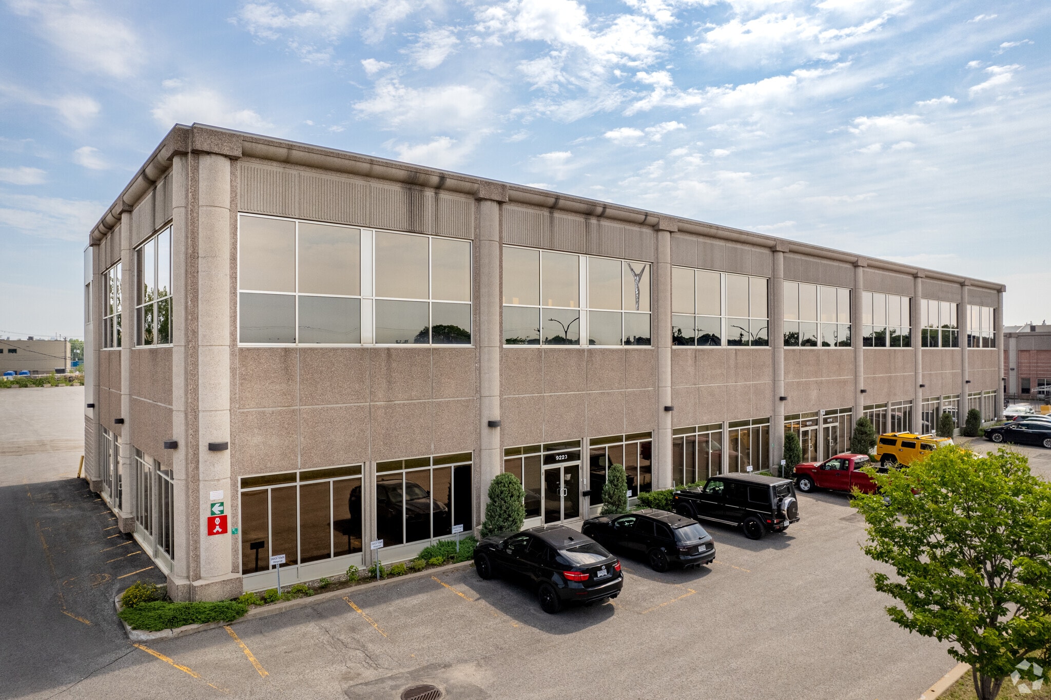 9225 Boul Langelier, Montréal, QC for sale Building Photo- Image 1 of 1