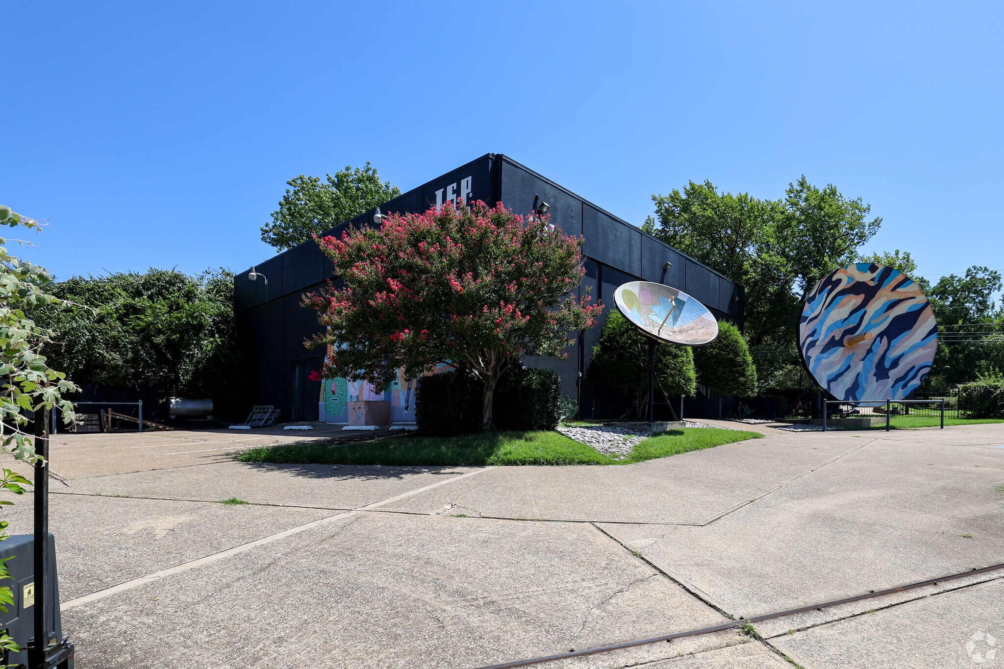 1957 E Irving Blvd, Irving, TX for sale Primary Photo- Image 1 of 27