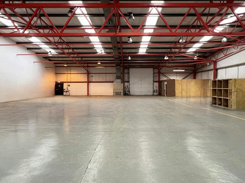 5 Bessemer Dr, East Kilbride à louer - Photo du bâtiment - Image 3 de 5