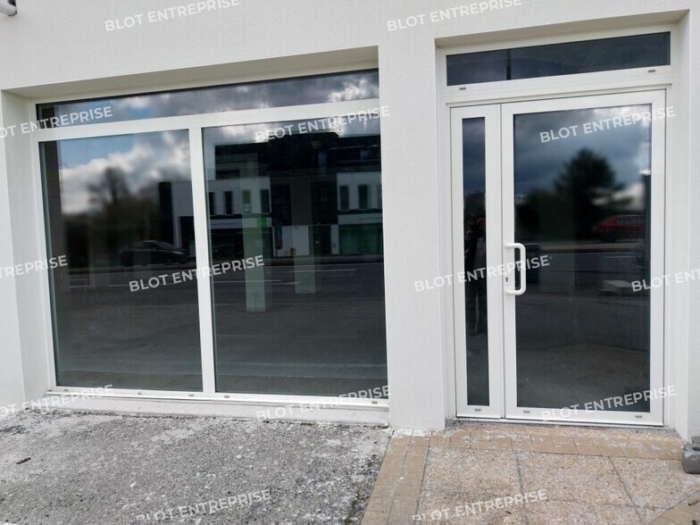 Office in Quimper for lease - Building Photo - Image 3 of 5