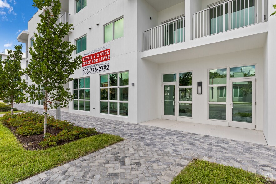 1715 N Dixie Hwy, Lake Worth, FL à louer - Photo du bâtiment - Image 2 de 4
