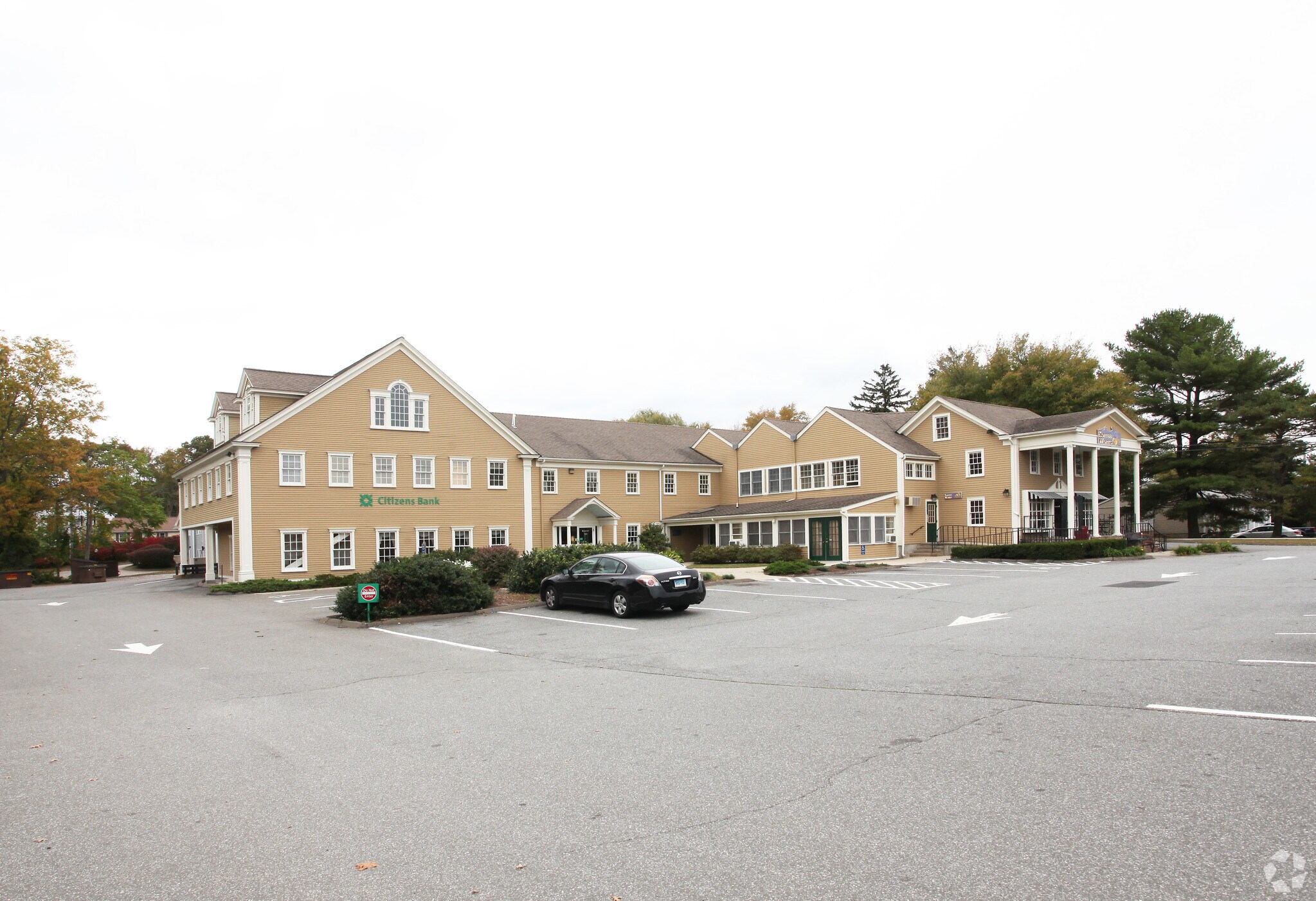 83 Halls Rd, Old Lyme, CT for lease Primary Photo- Image 1 of 16