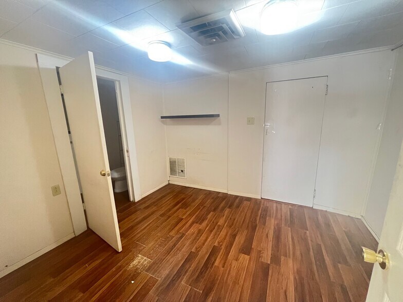 108 S 4th St, Martins Ferry, OH à louer - Photo du bâtiment - Image 3 de 13