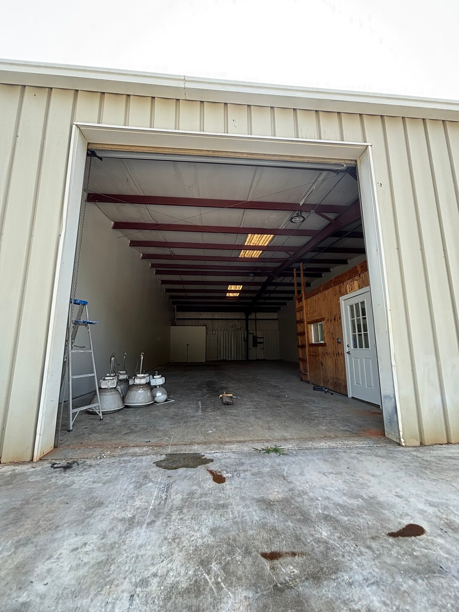 1030 Commerce Dr, Madison, GA for lease Interior Photo- Image 1 of 5
