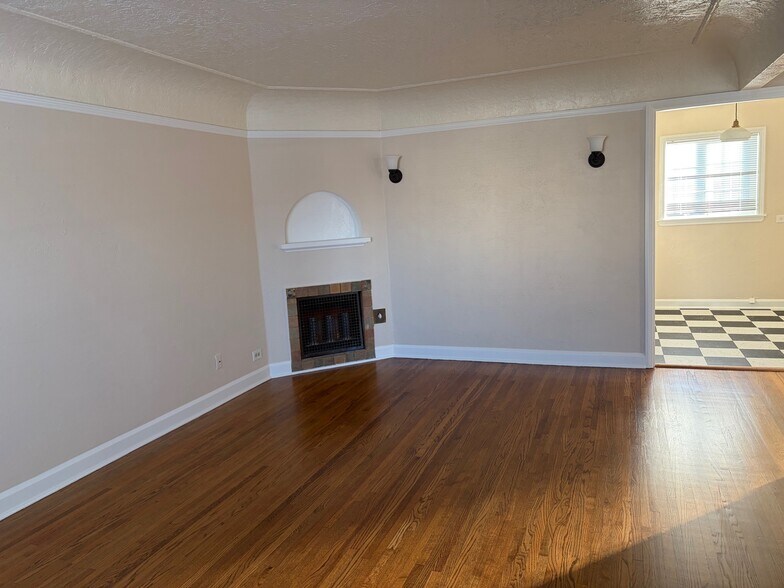 2010 SE Sherman St, Portland, OR à vendre - Photo du bâtiment - Image 3 de 12