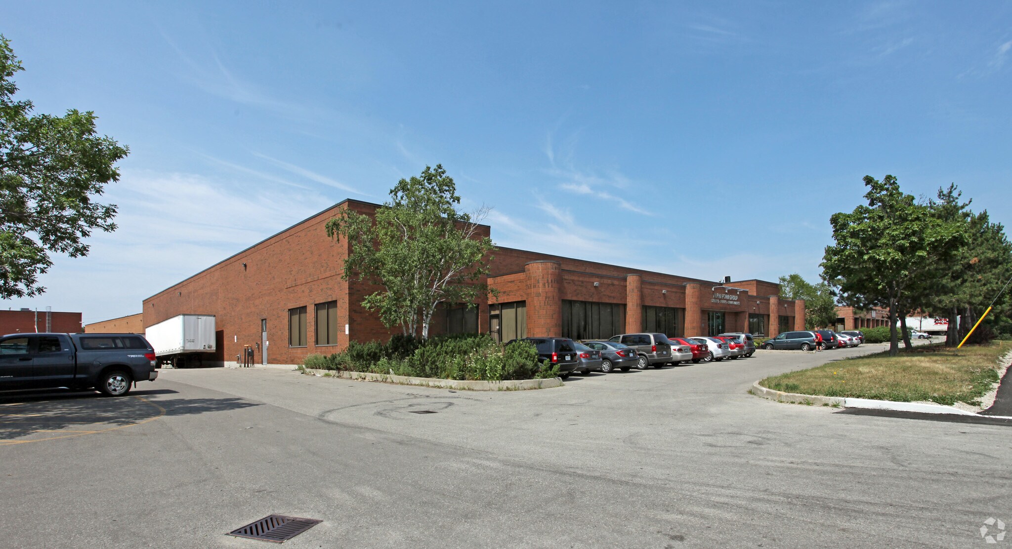 6050 Tomken Rd, Mississauga, ON à vendre Photo principale- Image 1 de 1