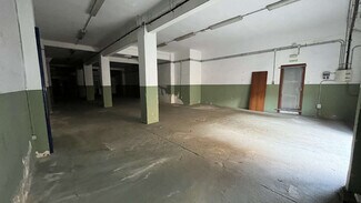 Plus de détails pour Multi-résidentiel à vendre