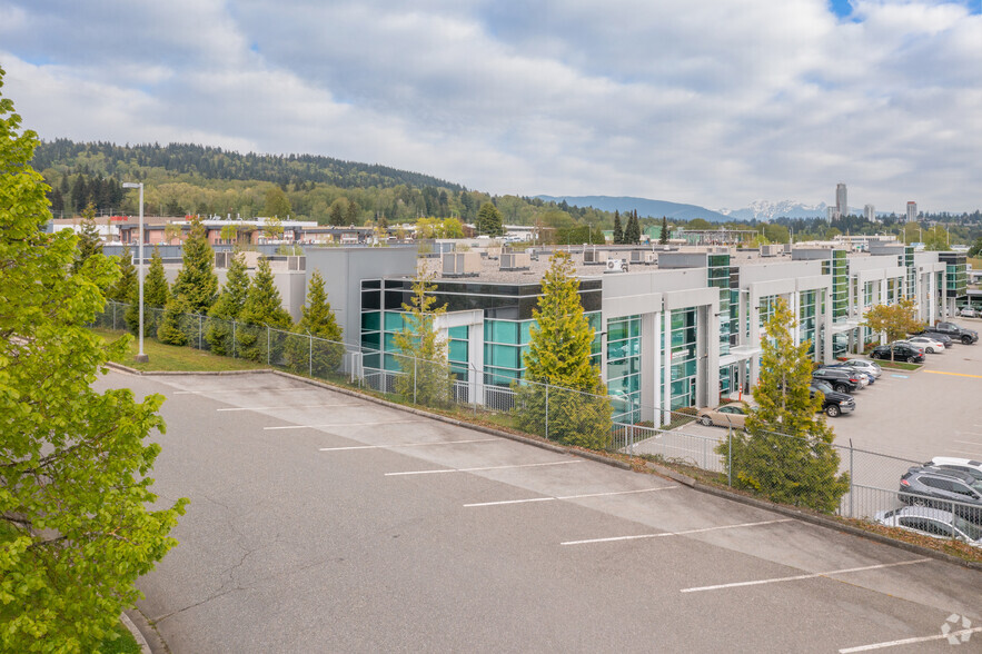 8061 Lougheed Hwy, Burnaby, BC for lease - Building Photo - Image 3 of 5