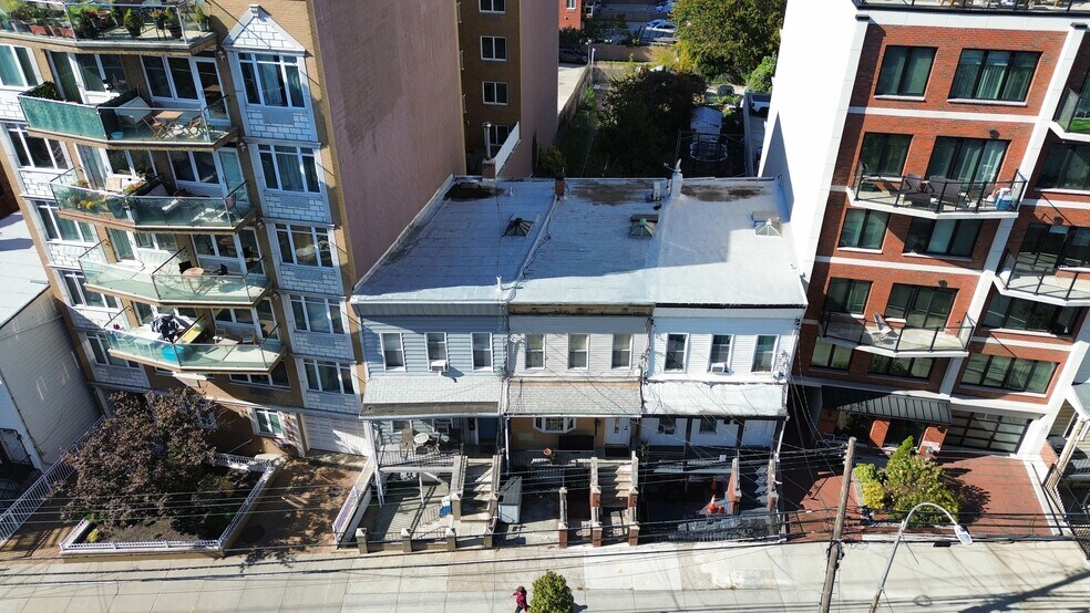 3088-3090 Crescent St, Astoria, NY à vendre - Aérien - Image 2 de 5