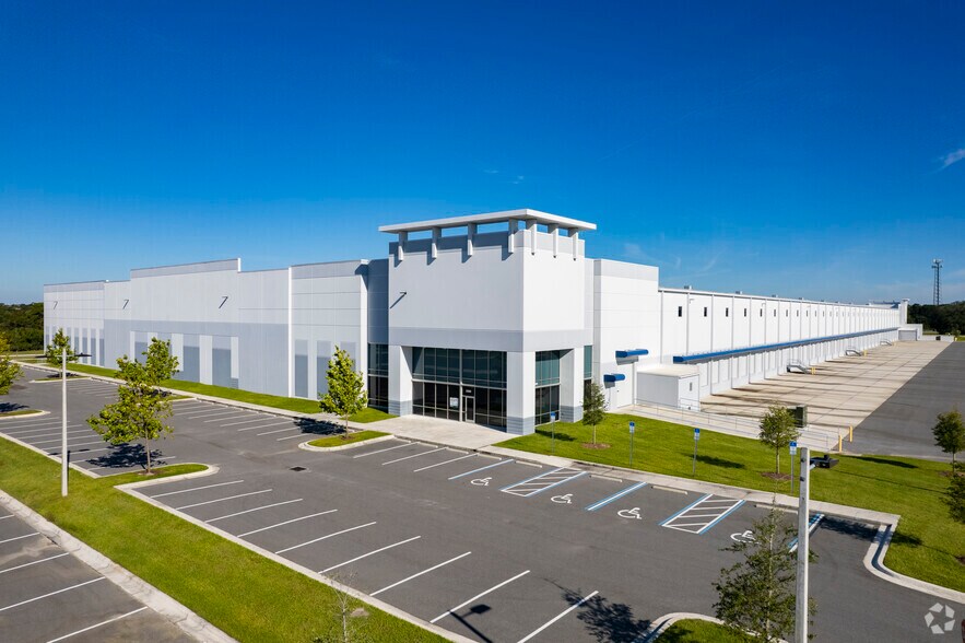 5300 Allen K Breed Hwy, Lakeland, FL à louer - Photo du bâtiment - Image 3 de 9