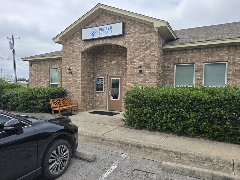 1010 Old Austin Hutto Rd, Pflugerville, TX à louer - Photo du bâtiment - Image 1 de 11