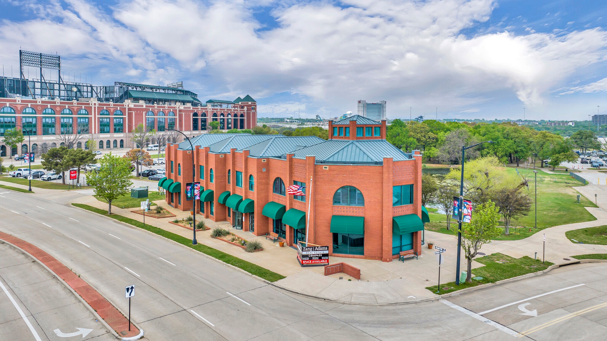 1905 E Randol Mill Rd, Arlington, TX for lease Primary Photo- Image 1 of 5