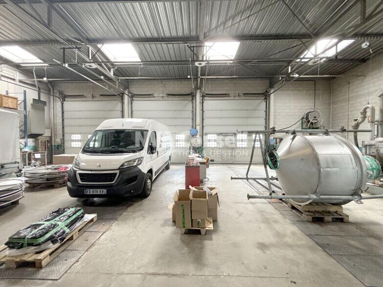 Retail in Herblay-sur-Seine for lease - Interior Photo - Image 2 of 12