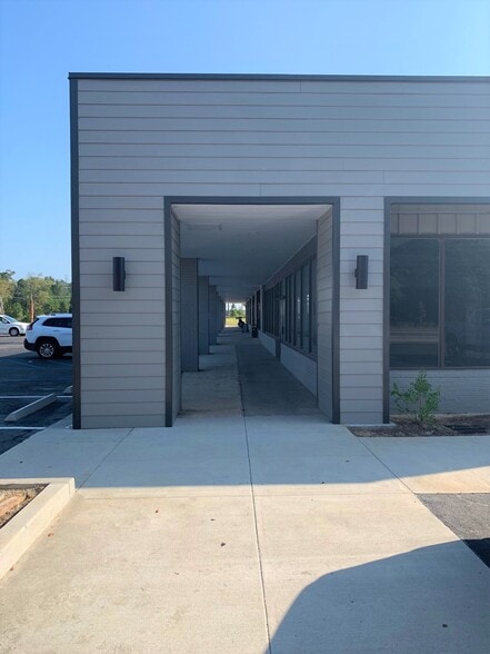 2885 W 5th North St, Summerville, SC à louer - Photo du bâtiment - Image 3 de 3