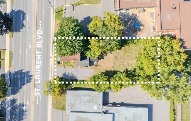 Plus de détails pour 713 St Laurent Blvd, Ottawa, ON - Terrain à vendre