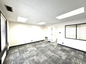 3000 Market St NE, Salem, OR for lease Interior Photo- Image 2 of 5