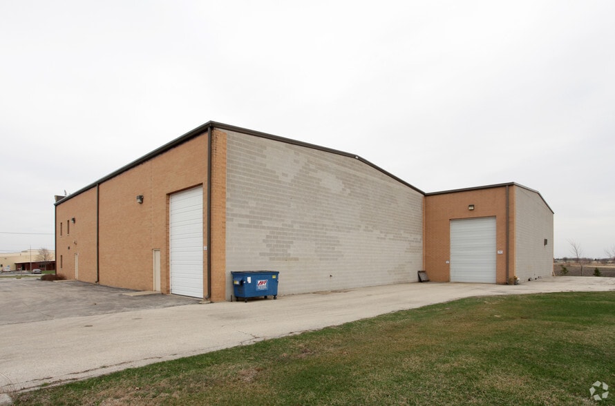 22530 S Center Rd, Frankfort, IL for lease - Building Photo - Image 2 of 2