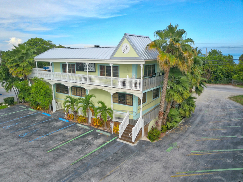 82779 Overseas Hwy, Islamorada, FL à vendre - Photo du bâtiment - Image 1 de 1