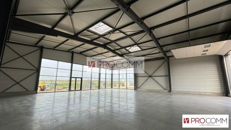 Retail in Mainvilliers for lease - Building Photo - Image 3 of 5