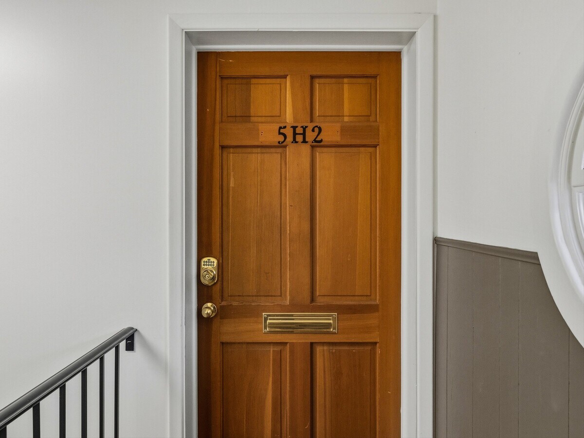 5 Doctors Park, Asheville, NC 28801 - Unité 5H2 -  - Photo intérieure - Image 1 of 18