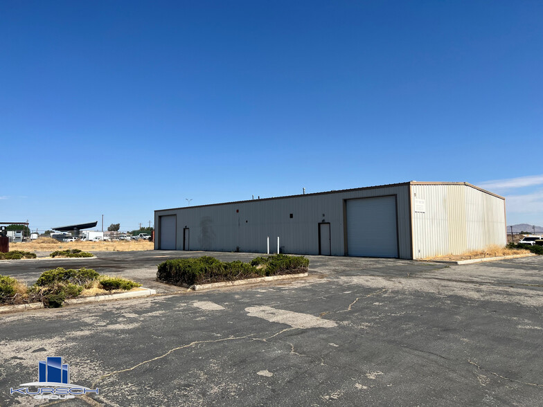 17140 Darwin Ave, Hesperia, CA for lease - Building Photo - Image 2 of 11