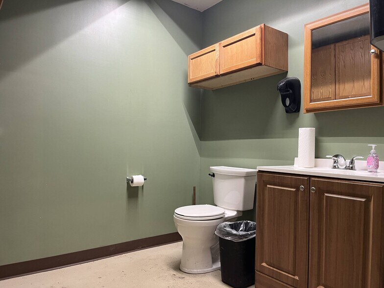 1006 Covington St, Crawfordsville, IN à vendre - Photo du bâtiment - Image 2 de 12