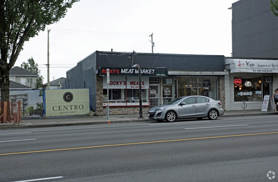 4340 Hastings St, Burnaby, BC à vendre - Photo principale - Image 1 de 1