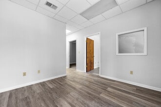 4424 NW 13th St, Gainesville, FL for lease Interior Photo- Image 1 of 4