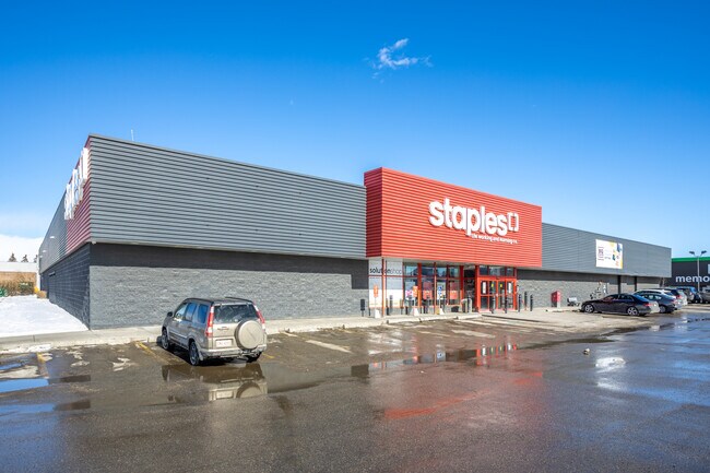 Plus de détails pour 3030 32nd Ave NE, Calgary, AB - Commerce de détail à vendre