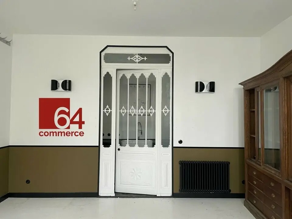 Retail in Bordeaux for sale Interior Photo- Image 1 of 3