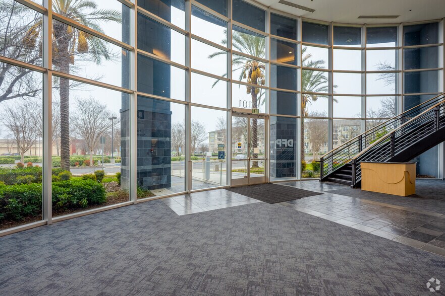 2101 Arena Blvd, Sacramento, CA à louer - Hall d’entrée - Image 3 de 52