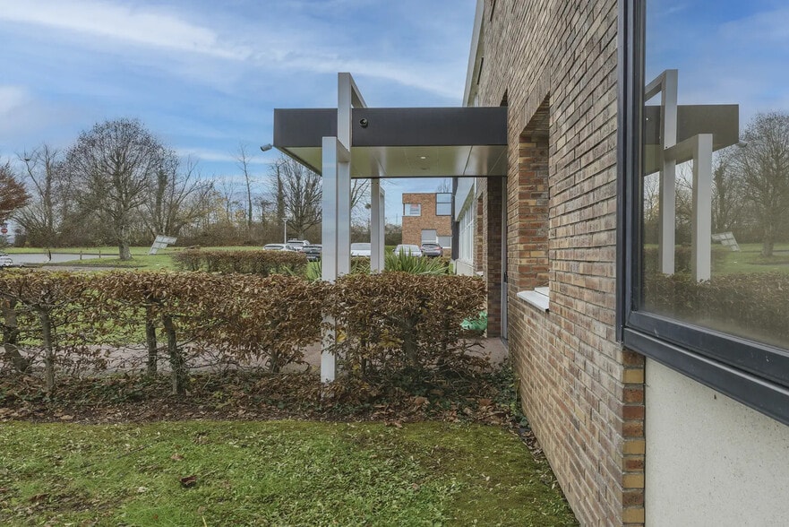 4 Route De Gisy, BIÈVRES for lease - Building Photo - Image 3 of 3