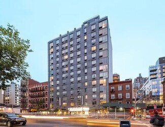 Plus de détails pour 303-309 Tenth Ave, New York, NY - Commerce de détail à louer