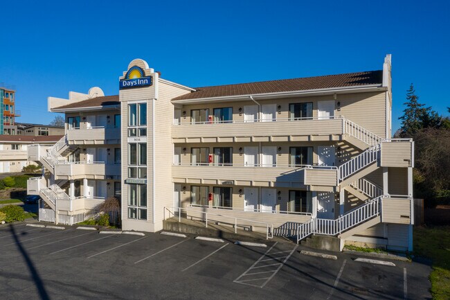 Plus de détails pour 9100 Aurora Ave N, Seattle, WA - Services hôteliers à vendre