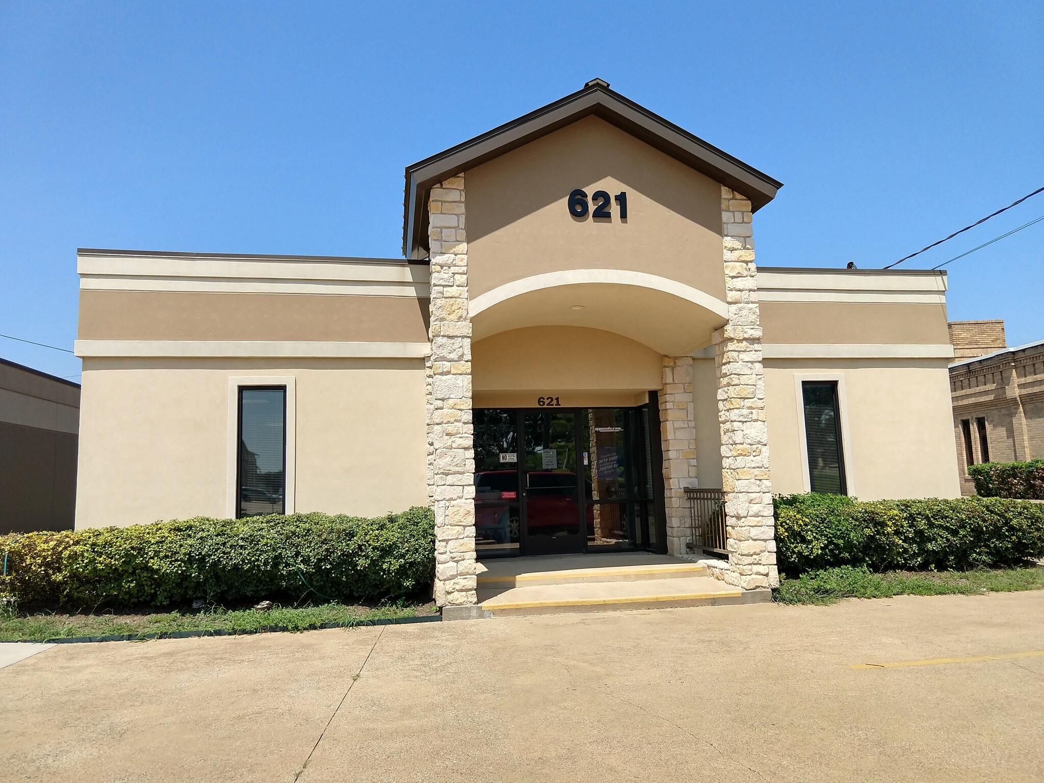 621 18th St, Plano, TX à vendre Photo du bâtiment- Image 1 de 5