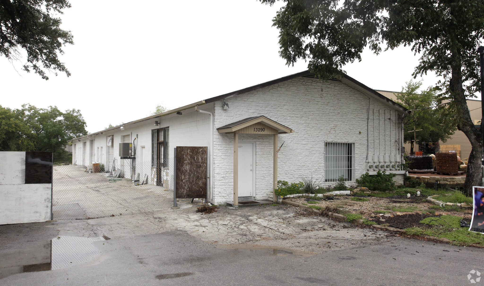 13290 Pond Springs Rd, Austin, TX for lease Primary Photo- Image 1 of 3