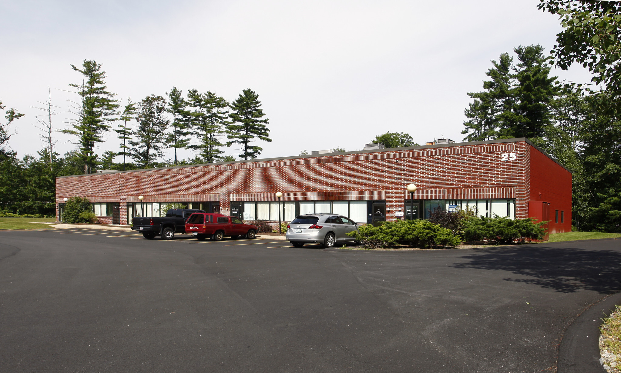 25 Harvey Rd, Bedford, NH à vendre Photo principale- Image 1 de 1