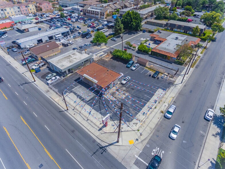 8142 Garden Grove Blvd, Garden Grove, CA à vendre - Photo du bâtiment - Image 2 de 9