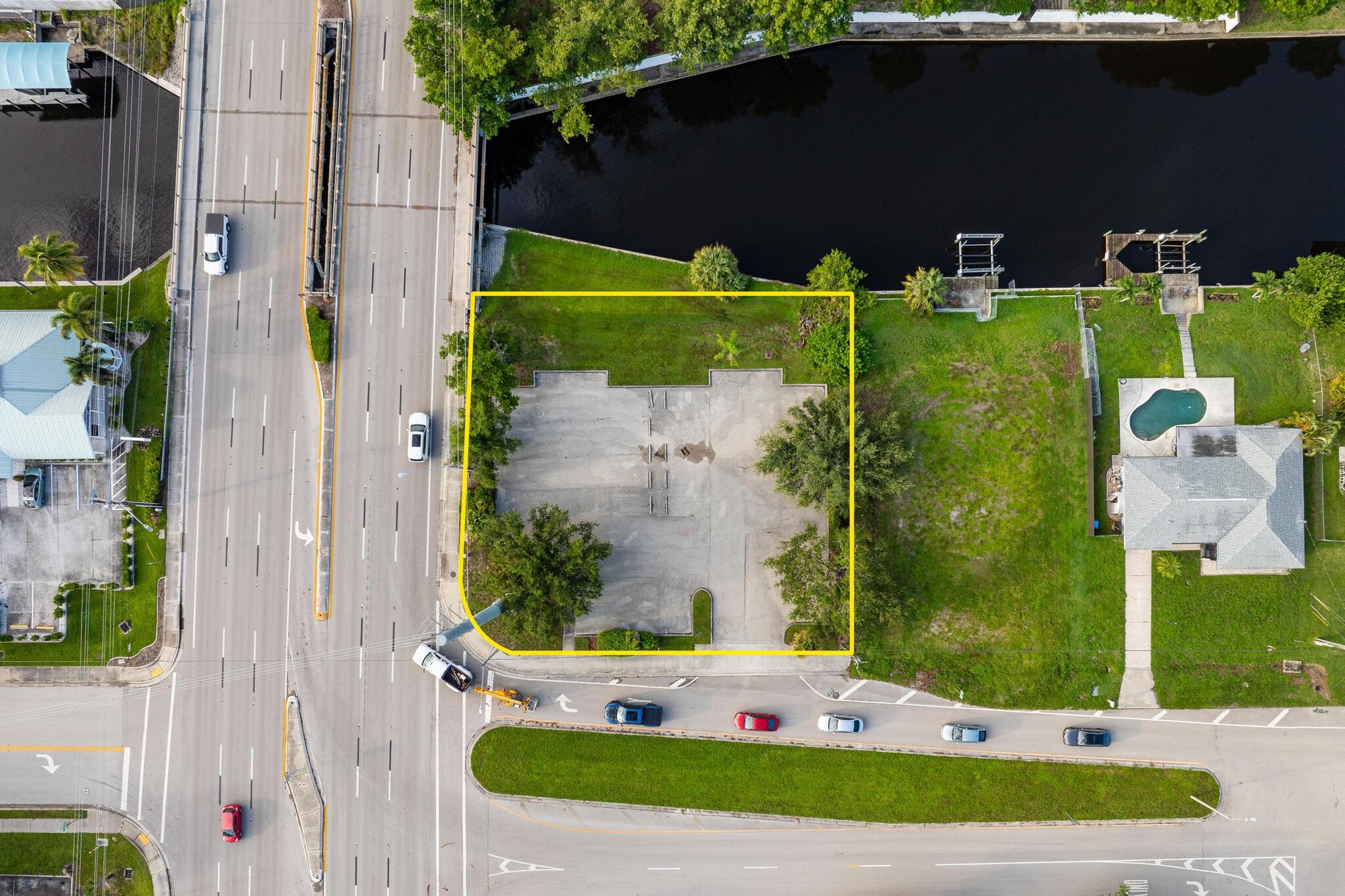 1532 Shelby Pky, Cape Coral, FL for lease Building Photo- Image 1 of 43